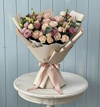 Букет цветов из:  Розы и Лизиантусы в Зюзино