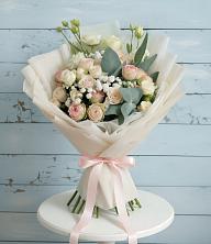 Букет цветов из:  Розы и Лизиантусы в Зюзино