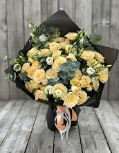 Букет цветов из:  Розы и Лизиантусы в Зюзино