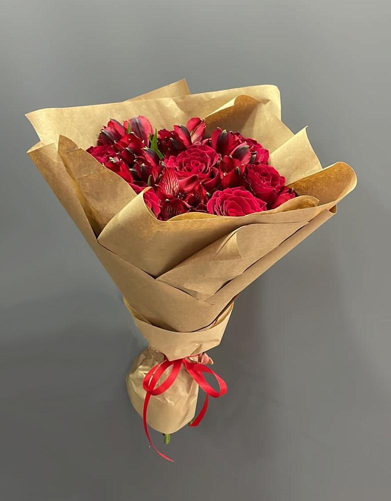 Букет цветов из: Альстромерии и Розы в Зюзино