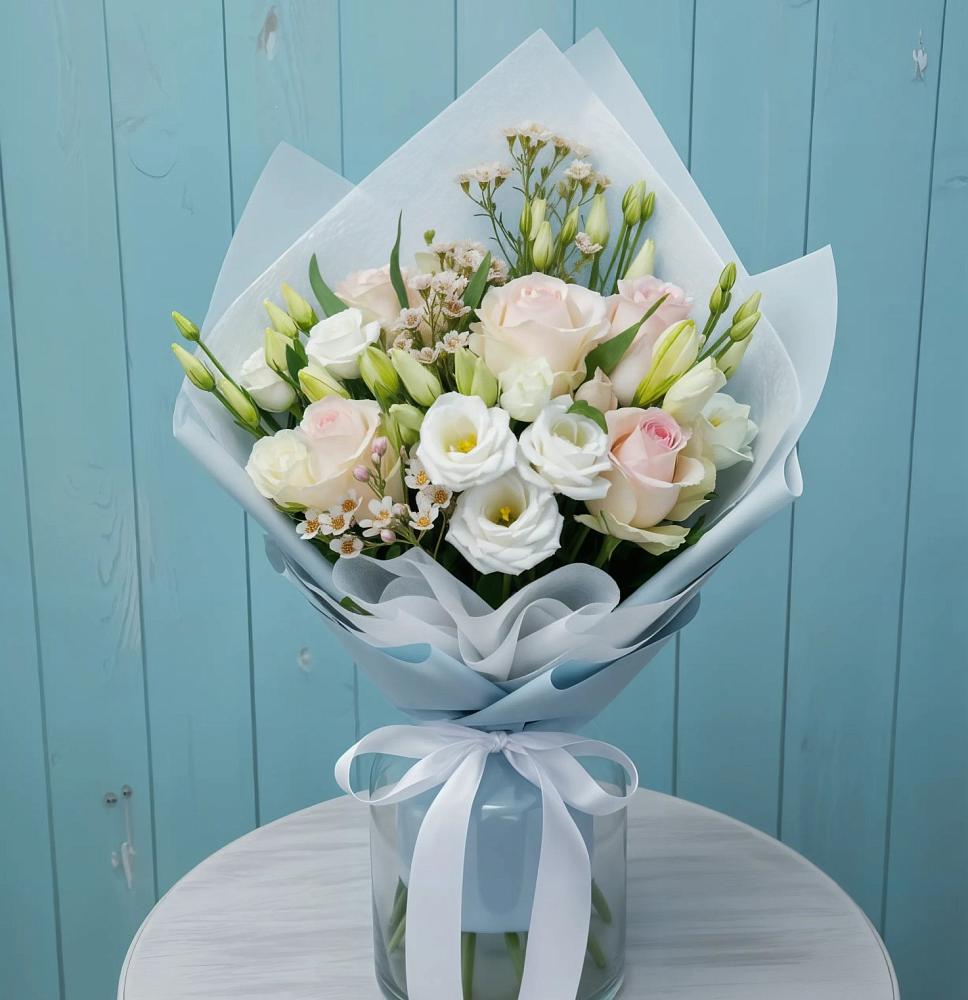 Букет цветов из: Розы и Лизиантусы в Зюзино