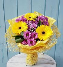 Букет цветов из:  Хризантемы и Герберы #REPLACE_PRED# Зюзино