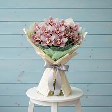 Букет цветов из:  Орхидеи и Розы #REPLACE_PRED# Зюзино