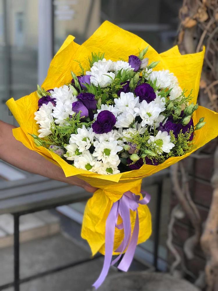 Букет цветов из: Ирисы, Хризантемы и Ромашки в Зюзино