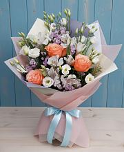 Букет цветов из:  Лизиантусы, Розы, Альстромерии и Гипсофила в Зюзино