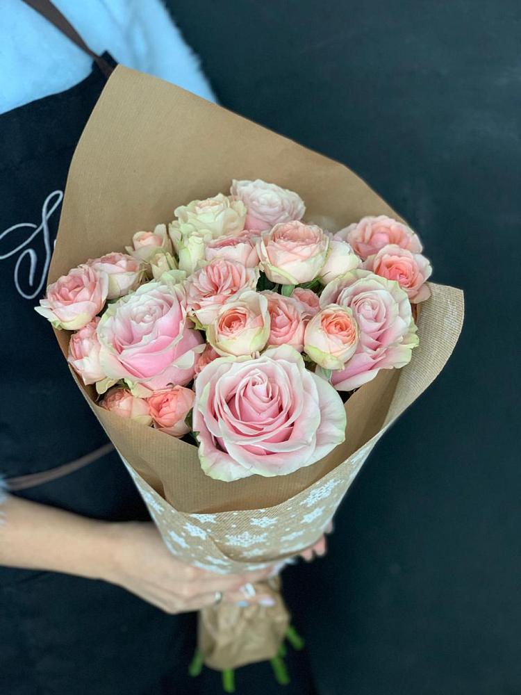 Букет цветов из: Хризантемы и Розы в Зюзино