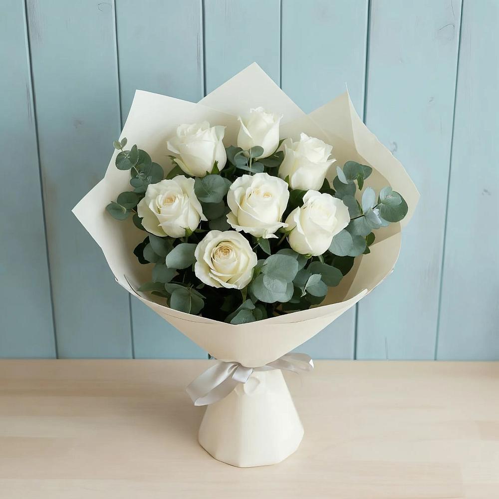 Букет Белые розы в Эвкалипте в Зюзино