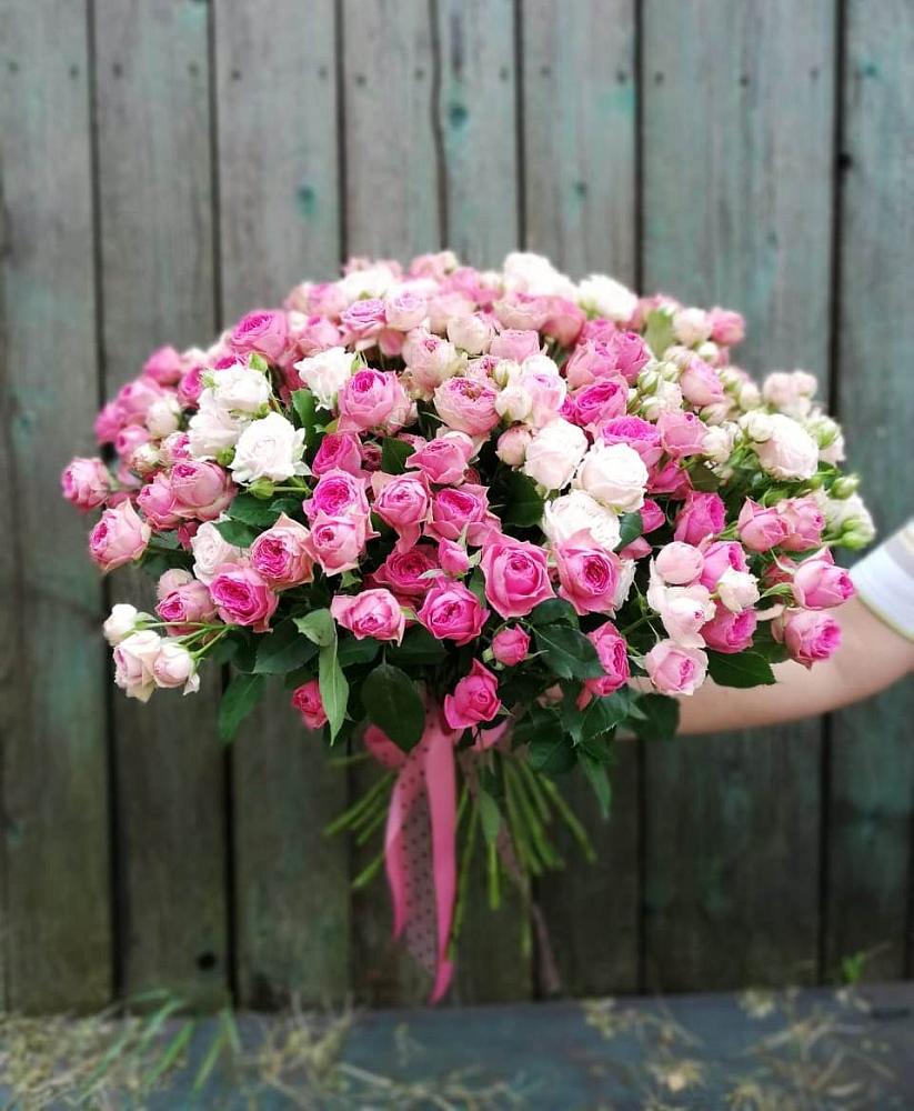 Букет Розовые кустовые розы Натали и Лав Лидия в Зюзино