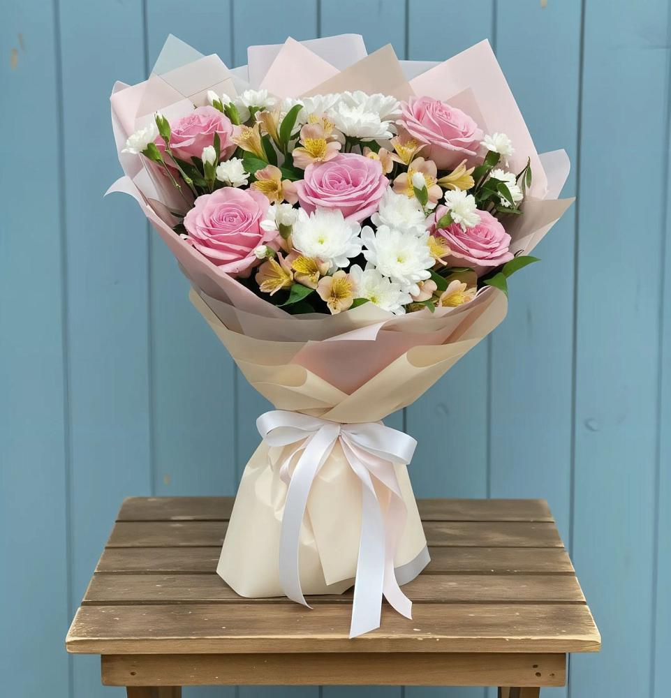 Букет цветов из: Гвоздики, Орхидеи и Розы в Зюзино