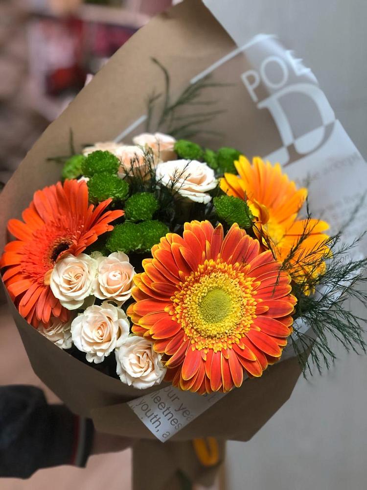 Букет цветов из: Герберы, Хризантемы и Розы в Зюзино