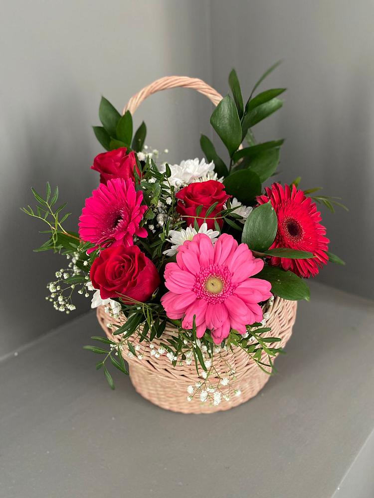 Цветочная композиция из Розы, Хризантемы и Герберы в корзине в Зюзино