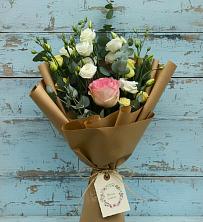 Букет цветов из:  Розы и Лизиантусы в Зюзино